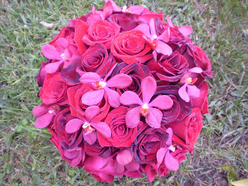 A beautiful pink bridal bouquet via Laurelwoodesigns 