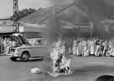 Thich Quang Duc, a Buddhist monk, self-immolates on a Saigon street to protest South Vietnam’s persecution of Buddhists, June 11, 1963. By Malcolm Browne/A.P. Photo. (From Vanity Fair&#8217;s 25 Best News Photos – inspiration noahkalina)