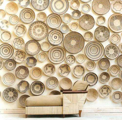 olostudio:

nice. minus the chair.
batixa:baskets as wall art | style-files.com