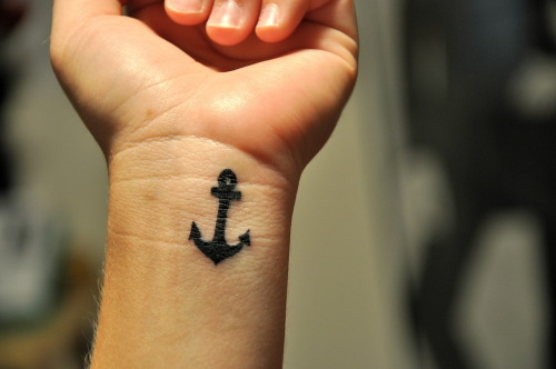  after about a year of thinking and planning, i got this anchor tattoo. 