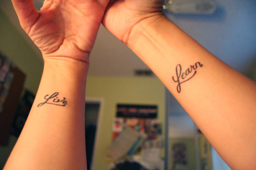 I love word tattoos <3 A pity I'm way too indecisive and fickle (not to 