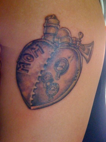 mom heart tattoos. I always wanted a mom heart.