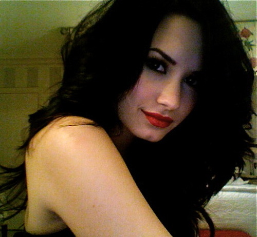 Demi Lovato new Twitter Picture What do you think of her new photo