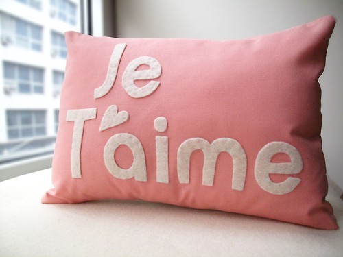 Felt letters on a pink pillow.  Simple, yet cute.
Totally making one for Audrey’s room.
(via hypnotizedmor)