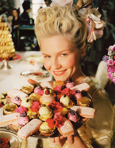 Isabel’s Lookbook Marie Antoinette film She always wore alot of pastel coloured bows and even in one scene; little blue birds in her hair. I should definitely find that still, maybe I can put little strawberries or flowers sprinkled over Isabel’s bob.