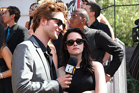 robstenmadness:
(via iheartrobb)
OH MY GOD they both look so cute when they wear shades :&gt;