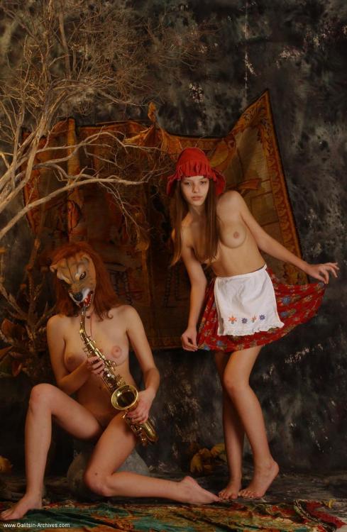 Little red cap, the wolf, sax playing. Psychedelic. - Bonjour Mesdames