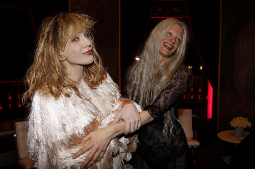 yeahstarbies Courtney Love and Kristen McMenamy in V LOVE PARIS