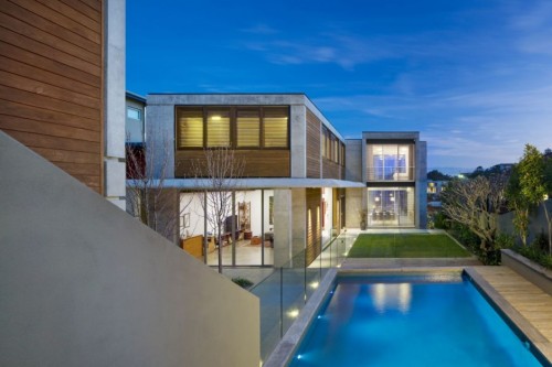 cabbagerose:

The Clovelly Residence by Tzannes Associates
via: contemporist
