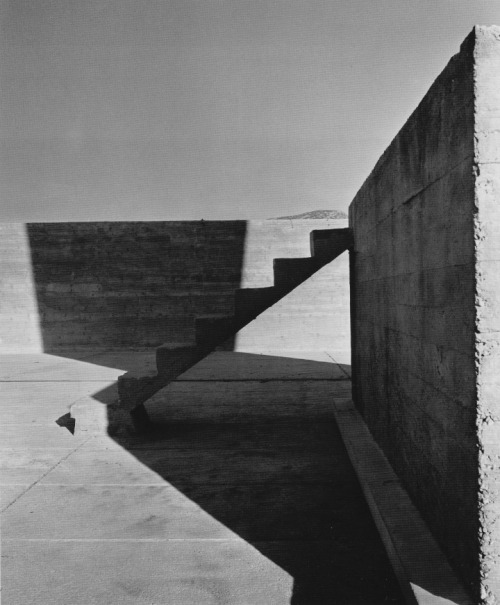 crashinglybeautiful:
Lucien Hervé, “Unité d’Habitation,” Le Corbusier, architect, 1952; cropped 6 x 6 negative, from History of Our World.
