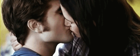 twilightgifs:  Bella & Edward kiss | Eclipse     Best Kiss MMA 2011
