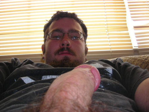 amateur chubby dude with glasses dick shot
