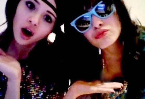 demi lovato and selena gomez tumblr. Demi Lovato + Selena Gomez