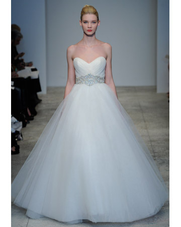 gorgeous 2011 ball gown wedding dress