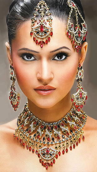 makeup indian women. Indian Bridal Jewellery For