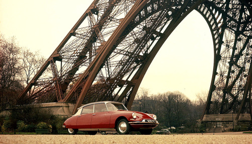 Citroen DS 1955 Paris is a wonderful place And few things in life