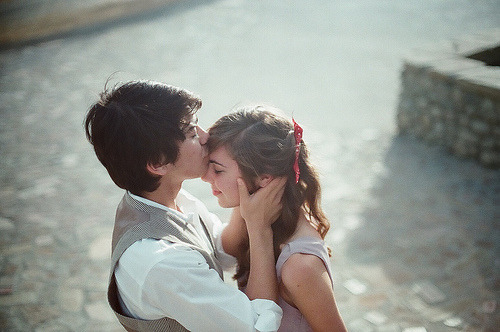 
“Beijo na testa é o ato mais doce e sensivel que existe, o ato que ainda me conquista.”
