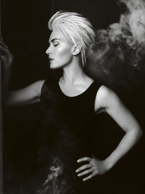 Kate Winslet - Vogue UK by Mario Testino, April 2011