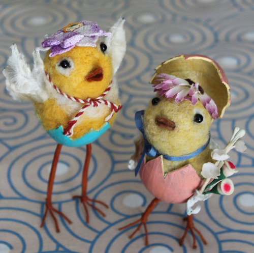 How cute are these curious little girlie birds? I think they are sharing some silly stories. I love Pat&#8217;s needle felted pieces, especially her birds as she could be the president of the Audubon Society, because she has such a kinship with her little winged friends.