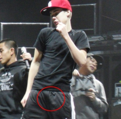 justin bieber bulge pictures. Justin Bieber Bulge
