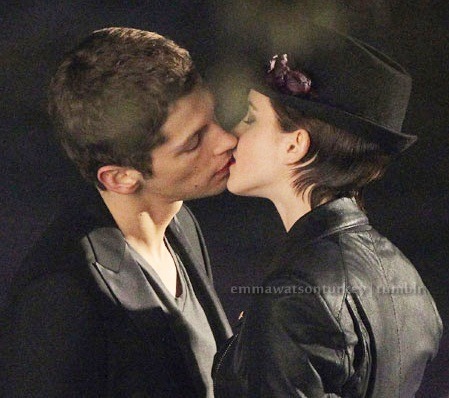 emma watson kiss. Emma Watson Kiss Pics.