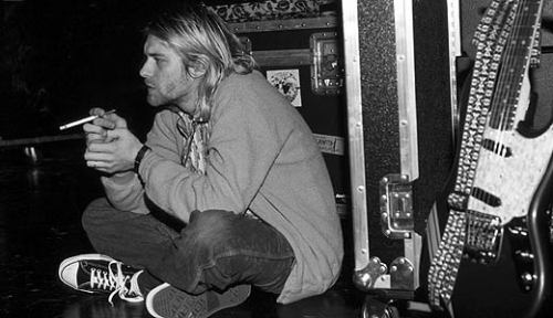 flavorpill:


20. Just hours after performing on Saturday Night Live, and one week before Nevermindhit number one on the charts, Cobain overdosed on drugs. Courtney Love found him at 7:00 am the next morning lying on the floor. She revived him by splashing water on his face and punching him in the stomach.

41 things you didn’t know about Kurt Cobain