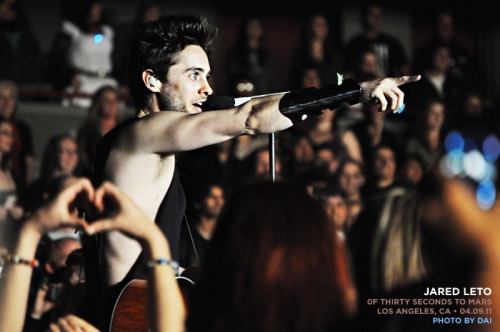 jl: los angeles, ca @ the gibson  amphitheatre (04.09.11) • thank you to the random fan who threw up their ♥ and added some further character to this photograph. ♪ thirtysecondstomars.com @ jaredleto