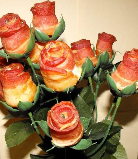 
How To Make Bacon Roses

via thesourpuss: geekleetist