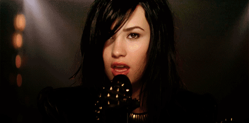 
 Não tenho medo de tentar de novo, tenho medo de ter o mesmo resultado. Demi Lovato

