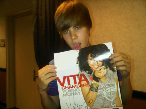 justin bieber twitter icons. ha this was my twitter icon