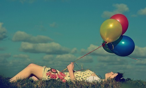 ” O amor é igual à um balão. Você segura tão forte para ele não escapar, mas ele acaba fugindo ”