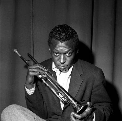 Miles Davis, NYC, 1949
photo: Herman Leonard