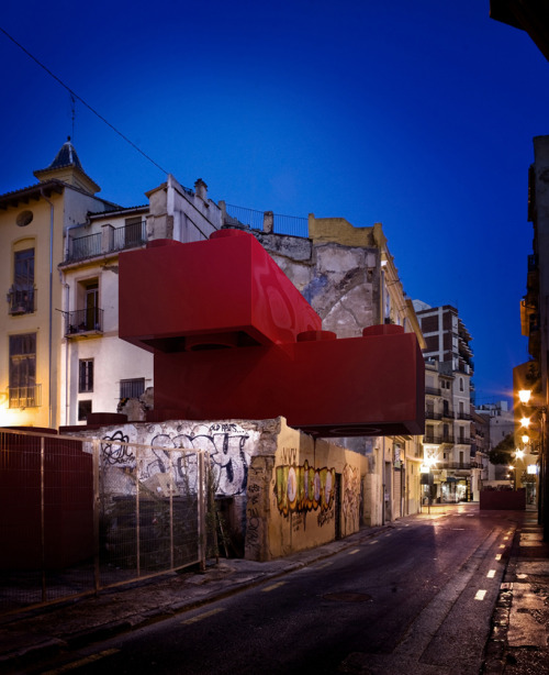 &#8216;habits make us blind&#8217;  1/4
 Spanish architecture studio espai MGR&#8217;s &#8216;habits make us blind&#8217; is a photographic series of work which addresses the vacant lots in downtown valencia, which they pass everyday.
habits make us blind
