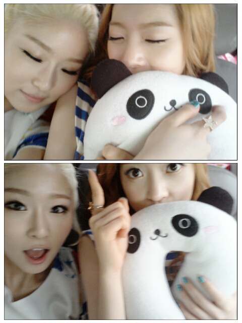 [110519] GaEun&#8217;s me2day update with Ah Young.
&#8220;Our love in the backseat♥ Shoong. *Festivals* Going there now.♥&#8221;