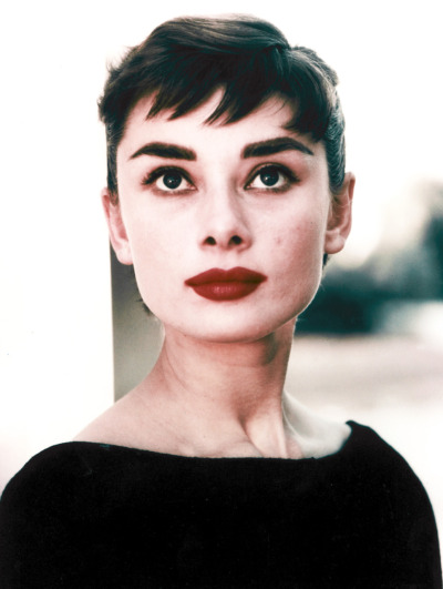vovat vintagegal Audrey Hepburn 1950's What's up there Audrey
