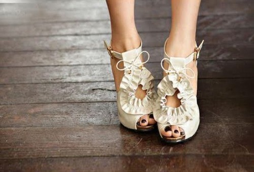 Peep-toe heels.