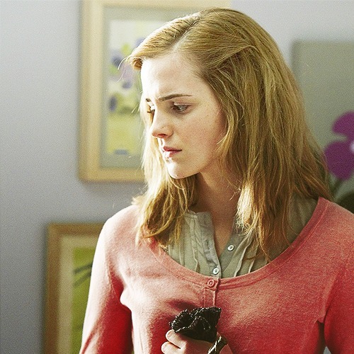 emma watson burberry ad. hot Emma Watson Burberry Ad