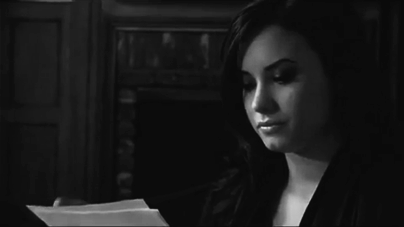 
“Todo mundo é capaz de superar qualquer coisa” - Demi Lovato
