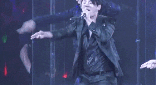 jyj:

There is no such thing as too many gifs of Junsu’s hips.
