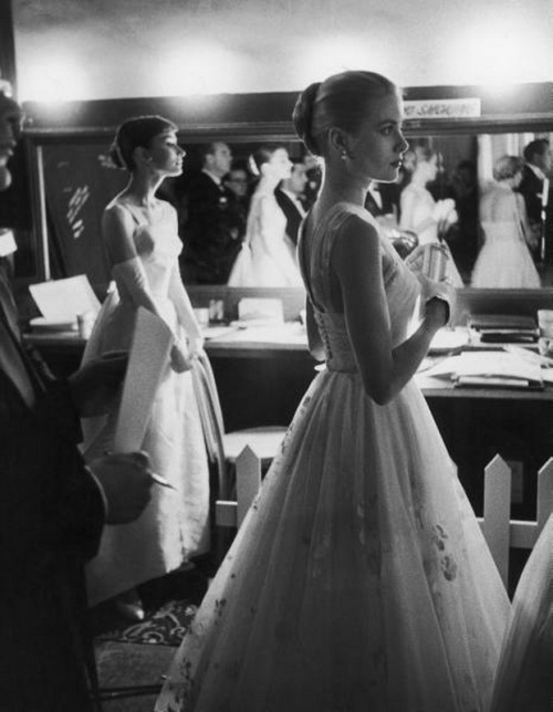 youcouldbemyunintended:

Audrey Hepburn and Grace Kelly
