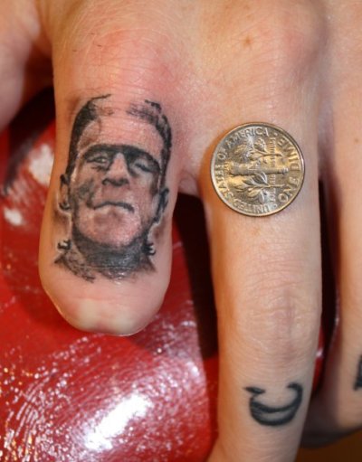 creative finger tattoos