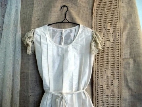 Countrystyle wedding dress from bayousalvage I love the pleats
