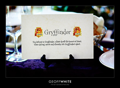 The tables at this wedding were all based on the Hogwarts houses each guest
