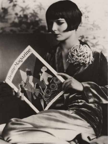 Louise Brooks reads