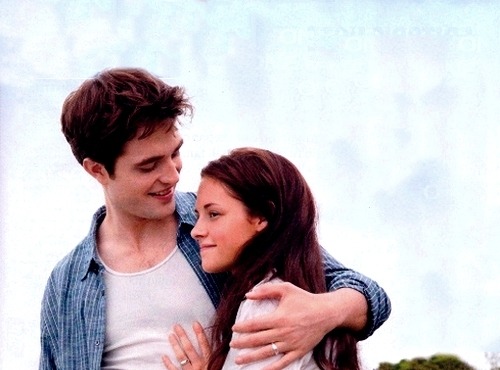 Existe uma ideia pra salvar o amor, que é acreditar nele.
Robert Pattinson