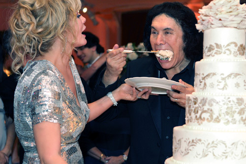 Gene Simmons and Shannon Tweed's wedding special will be 4 hours beginning