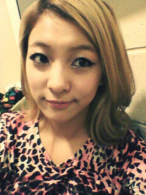 iheartfx:

iheartf(x) Forum
 Congratulation!!!!! [ME2DAY] 111027 f(Luna) - Update

이제진짜대학생이되네요..♥항상 노력한만큼받는다고하신부모님조언으로열심히친구들과수시시험준비했는데눈을떠보니중앙대합격소식을들었어요!하나님정말감사합니다ㅜ모든수험생여러분남은시험화이팅!!!루나가 에너지팍팍드릴테니우리열심히해요 ~♥

Translation

Now I’m really a university student..♥ Mom and  Dad, I’ll always try my hardest and I’ve received as much as my  preparation. I’ve prepared for this test with my friends and I’m sure  you’ve heard that I’m admitted to the eye-opening Jung Ang Dae  university! Thank you so much God ㅜ To all the examinees, hwaiting!!!  Luna will thrust you all her energy so let’s work hard together~♥