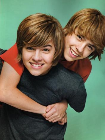 I totally forgot that Dylan and Cole Sprouse played Julian in Big Daddy 
