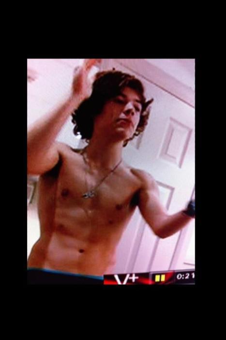 In this photo one direction harry styles gladiator hot body topless