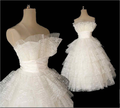 Vintage 50s strapless lace and tulle wedding dress 925